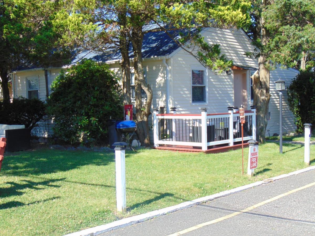 Bay Watch Hotel And Marina Hampton Bays Exterior photo