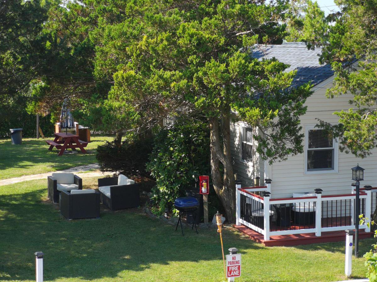 Bay Watch Hotel And Marina Hampton Bays Exterior photo
